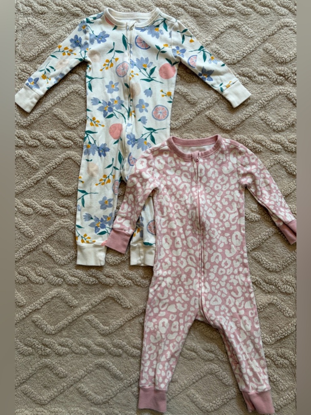 Girls 12-18M Old Navy Pajama Bundle - Long Sleeve Zip Up One Pieces, Lot Of 2
